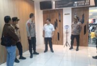 Foto: Sinergi Polisi dan Warga Jaga Kondusivitas Perayaan Kenaikan Yesus Kristus di Tambora