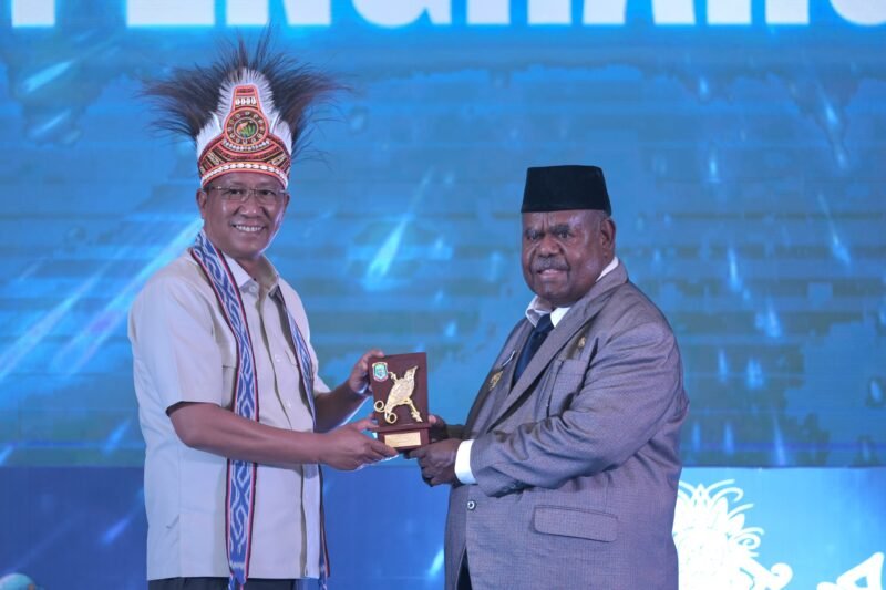 Menteri Hukum Resmikan 2.025 Posbankum di Tanah Papua, Dorong Akses Keadilan hingga Kampung
Kementerian Hukum meresmikan sebanyak 2.025 Pos Bantuan Hukum (Posbankum) kampung dan kelurahan di Papua Barat dan Papua Barat Daya, Senin (18/5).