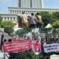 Setelah melakukan aksi di Pengadilan Tinggi Medan Para massa aksi yang tergabung dalam aliansi millenial, warga, dan konsumen perumahan pondok alam mendatangi gedung mahkamah agung di jakarta tujuan dan tuntutan nya sama yaitu untuk meminta keadilan dan kepastian hukum,
