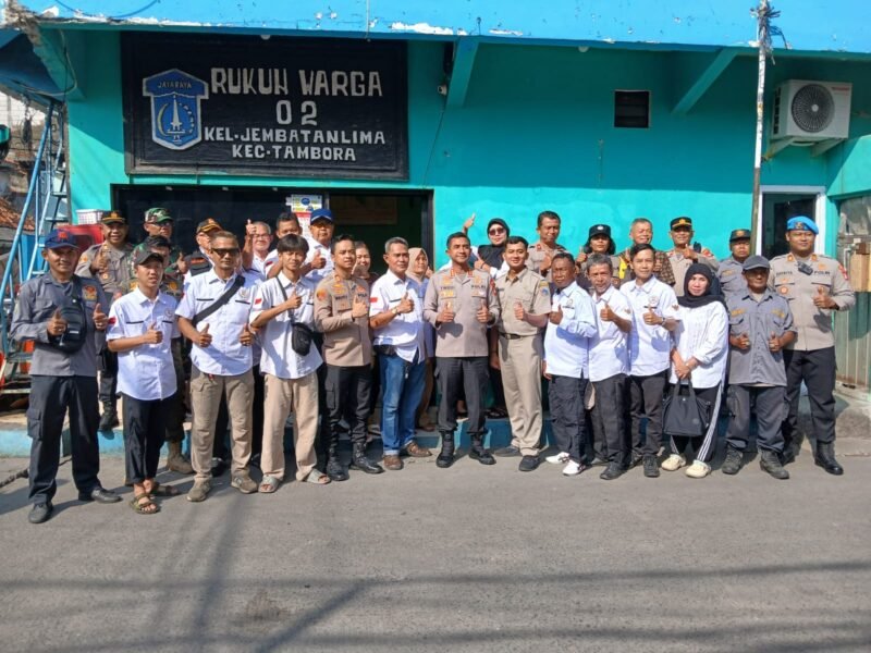 Foto: Kapolres Jakbar Pererat Komunikasi dengan Warga Tambora Demi Kamtibmas.