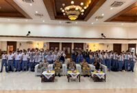 Foto: Wali Kota Jakarta Pusat, Arifin bersama jajaran pemerintah dan pelajar berfoto usai kegiatan sosialisasi wawasan kebangsaan dan pencegahan paham radikalisme serta terorisme di lingkungan sekolah.