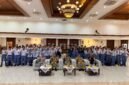 Foto: Wali Kota Jakarta Pusat, Arifin bersama jajaran pemerintah dan pelajar berfoto usai kegiatan sosialisasi wawasan kebangsaan dan pencegahan paham radikalisme serta terorisme di lingkungan sekolah. Kegiatan ini bertujuan memperkuat pemahaman generasi muda terhadap nilai Pancasila, Bhinneka Tunggal Ika, serta menjaga persatuan dan keutuhan bangsa.