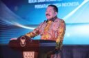 Jaksa Agung RI ST Burhanuddin menerima penghargaan khusus Special Award Lifetime Achievement dalam Malam Anugerah Komisi Kejaksaan Republik Indonesia Tahun 2026 yang digelar di Badan Pendidikan dan Pelatihan Kejaksaan RI, Jakarta Selatan, Selasa (26/5).