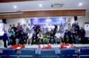 Foto: Seluruh peserta dan penguji berfoto bersama usai penutupan Uji Kompetensi Wartawan (UKW) Angkatan ke-65 PWI Jaya di Ruang Serbaguna Besar (RSGB), Kompleks Kantor Wali Kota Administrasi Jakarta Pusat, Selasa (26/5/2027).