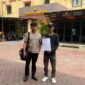 Foto: Korban penganiayaan berinisial AM (kanan) didampingi kuasa hukumnya melaporkan dugaan aksi kekerasan yang dilakukan oknum Ketua RT dan dua orang lainnya, 
