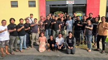 Foto: Empat orang pelaku yang diduga terlibat dalam aksi keji tersebut kini telah ditangkap setelah sempat melarikan diri lintas provinsi hingga ke wilayah Sumatera Utara dan Aceh. Pelaku berhasil ditangkap dan saat ini telah diamankan di Polresta Pekanbaru. (Dok-Istimewa)