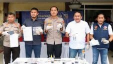 Foto: Konferensi Pers pengungkapan jaringan sabu lintas wilayah oleh Polsek Metro Gambir, tiga tersangka diamankan. (Dok-Istimewa)