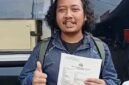 Foto: Salah satu warga, Zulfikar, secara langsung menyampaikan apresiasinya terhadap pelayanan yang diberikan. Ia mengaku terbantu dengan kehadiran layanan SKCK Keliling yang dinilai praktis dan tidak berbelit. (Dok-Istimewa)