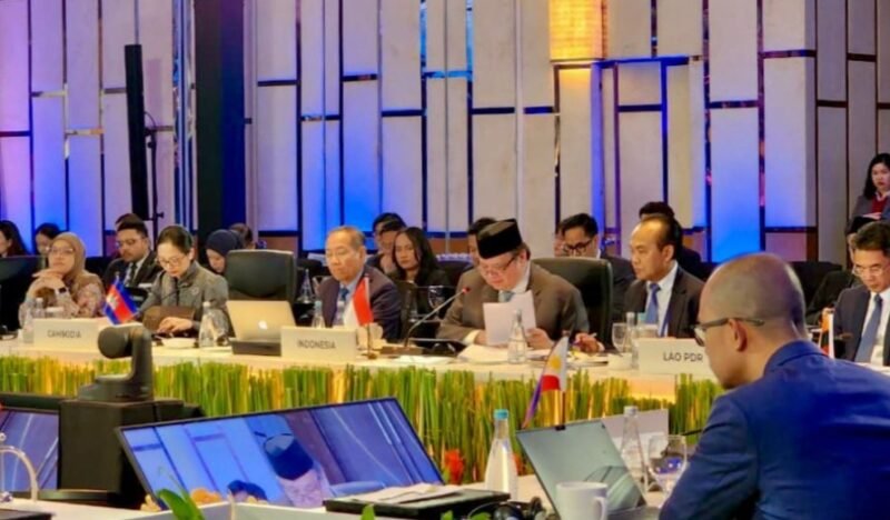 Negara-negara ASEAN mewaspadai risiko perlambatan ekonomi kawasan akibat dampak konflik Iran dengan Amerika Serikat dan Israel yang memicu gangguan rantai pasok energi serta lonjakan harga komoditas dan pangan.