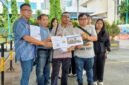 Foto: Sejumlah konsumen apartemen Hongkong Kingland yang terletak di Pakulunan, Tangerang, Banten, mendatangi Sentra Pelayanan Kepolisian Terpadu (SPKT) Polda Metro Jaya untuk melaporkan dugaan pelanggaran terkait proyek apartemen yang hingga kini belum diserahterimakan kepada pembeli. Laporan tersebut didampingi oleh kuasa hukum para konsumen, Ade Eka Putra, S.H., Sabtu (9/5/2026). (Dok-Istimewa)