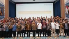 Kementerian Koordinator Bidang Perekonomian melantik sebanyak 70 Calon Pegawai Negeri Sipil (CPNS) Tahun Anggaran 2025 menjadi Pegawai Negeri Sipil (PNS). Dari jumlah tersebut, sebanyak 18 orang juga dilantik sebagai Pejabat Fungsional di berbagai bidang strategis.
