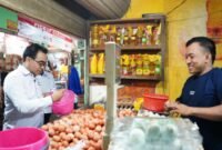 Ombudsman RI menemukan kelangkaan minyak goreng rakyat MinyaKita serta lonjakan harga sejumlah komoditas pangan yang melampaui Harga Eceran Tertinggi (HET) dan Harga Acuan (HA) pemerintah saat melakukan inspeksi mendadak (sidak) di sejumlah pasar di Jakarta, Selasa (8/12).