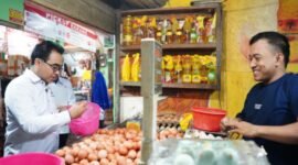 Ombudsman RI menemukan kelangkaan minyak goreng rakyat MinyaKita serta lonjakan harga sejumlah komoditas pangan yang melampaui Harga Eceran Tertinggi (HET) dan Harga Acuan (HA) pemerintah saat melakukan inspeksi mendadak (sidak) di sejumlah pasar di Jakarta, Selasa (8/12).