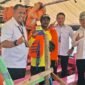 Foto: Penyerahan E-Pas Kecil dilakukan langsung oleh Kepala Kantor Kesyahbandaran dan Otorita Pelabuhan (KSOP) Utama Tanjung Priok, Direktorat Jenderal Perhubungan Laut Kementerian Perhubungan RI, Kapten Heru Susanto kepada manajemen PT Pembangunan Jaya Ancol Tbk yang diwakili Vice President Corporate Affairs, Martua Hami Siregar, di kawasan Pantai Festival Ancol, Senin (11/5/2026). (Dok-Istimewa)
