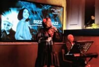 Foto: Lili Amelia tampil membawakan pertunjukan solo bertajuk Sizzle and Jazz yang menghadirkan konsep intimate live music berpadu dengan pengalaman fine dining modern. (Dok-Istimewa)