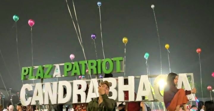 Foto: Balon Terbang Jadi Magnet Hiburan Akhir Pekan Warga di Plaza Patriot Chandrabhaga. (Dok-Istimewa)