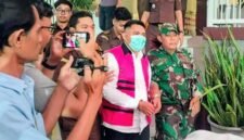Foto: Kejaksaan Negeri Kabupaten Pasuruan resmi menahan seorang pria berinisial R atau Muhammad Rofi’i Mukhlis terkait dugaan penerimaan aliran dana bantuan Pusat Kegiatan Belajar Masyarakat (PKBM) senilai Rp606 juta. (Dok-Istimewa)