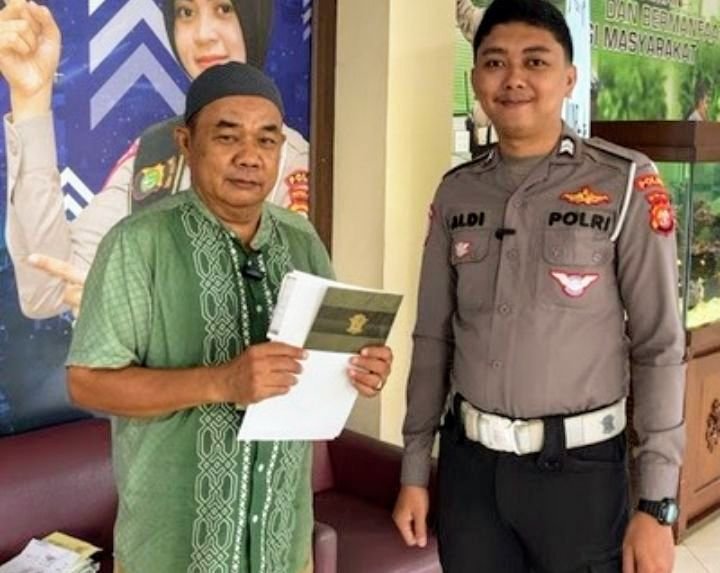 Foto: Pemohon Balik Nama Kendaraan Akui Pelayanan BPKB Ditlantas PMJ Sangat Membantu. (Dok-Istimewa)