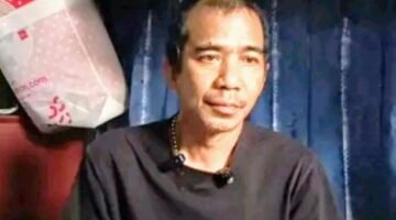 Foto: Petugas Penanganan Prasarana dan Sarana Umum (PPSU) Kelurahan Bidara Cina, Jakarta Timur, bernama Endri (52). (Dok-Istimewa)