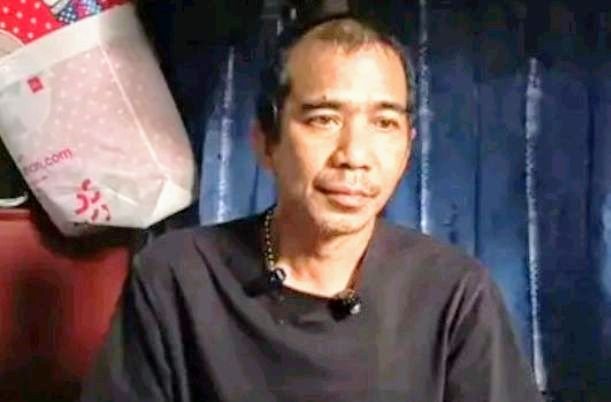 Foto: Petugas Penanganan Prasarana dan Sarana Umum (PPSU) Kelurahan Bidara Cina, Jakarta Timur, bernama Endri (52). (Dok-Istimewa)