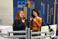 Foto: Ry Hyori (kanan) dalam program siaran di Radio Republik Indonesia Pro 1, Jakarta, 91.2 FM,  pada Minggu (24/5/2026). Menyapa pendengar sekaligus memperkenalkan Single terbaru bertajuk 