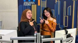 Foto: Ry Hyori (kanan) dalam program siaran di Radio Republik Indonesia Pro 1, Jakarta, 91.2 FM,  pada Minggu (24/5/2026). Menyapa pendengar sekaligus memperkenalkan Single terbaru bertajuk 