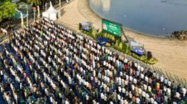 Foto: PT Pembangunan Jaya Ancol Tbk menyelenggarakan pelaksanaan Sholat Idul Adha 1447 H di kawasan Pantai Lagoon Ancol yang berlangsung khidmat dan penuh kebersamaan. (Dok-Istimewa)