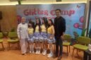 Girl group cilik Glitter akan menggelar “Glitter Camp Live Concert” pada 3 Oktober 2026 di Balai Sarbini, Jakarta. Konser tersebut menjadi bagian dari perayaan perilisan dua single terbaru mereka sekaligus menghadirkan pengalaman konser dengan konsep intimate dan interaktif bagi para penggemar.