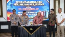 Polda Sumatera Selatan menjalin kerja sama strategis dengan PT Pertamina EP dalam memperkuat tata kelola sumur minyak rakyat di wilayah Sumsel. Kesepakatan tersebut ditandai melalui penandatanganan perjanjian kerja sama di Gedung Presisi Polda Sumsel, Senin (11/5/2026).