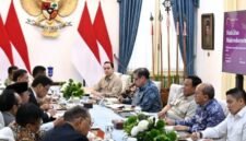 Pemerintah terus mematangkan langkah-langkah strategis untuk menjaga stabilitas ekonomi dan keuangan nasional di tengah ketidakpastian geopolitik global, fluktuasi harga komoditas, serta tekanan ekonomi dunia. Penguatan fundamental ekonomi, pengelolaan devisa hasil ekspor, dan tata kelola sektor keuangan menjadi fokus utama guna menjaga ketahanan perekonomian negeri.