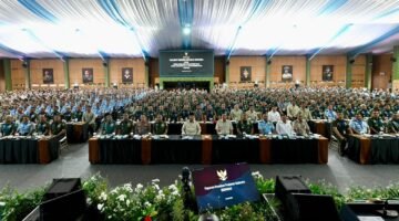 Presiden Republik Indonesia Prabowo Subianto meresmikan renovasi Museum dan Perpustakaan Seskoad serta memberikan taklimat kepada 1.095 Perwira Siswa TNI-Polri. Taklimat tersebut diikuti oleh Pasis Sesko TNI, Sespimti Polri, Seskoad, Seskoal, Seskoau, dan Sespimmen Polri sebagai bagian dari pembekalan strategis bagi para calon pemimpin TNI-Polri di masa depan.