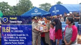 Wakil Gubernur DKI Jakarta, Rano Karno, turun langsung meninjau pengungsian korban kebakaran di kawasan Jiung, Kelurahan Kebon Kosong, Kecamatan Kemayoran, Jakarta Pusat, Selasa (2/6/2026).
