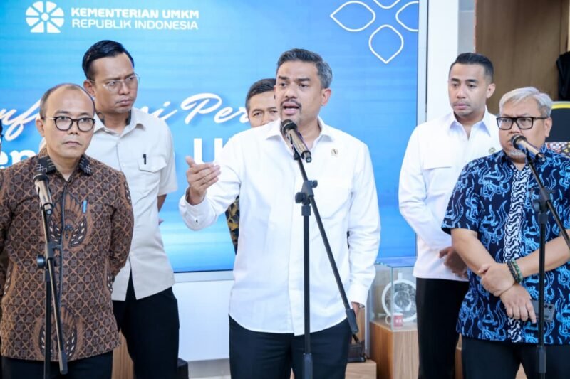 Menteri Usaha Mikro, Kecil, dan Menengah (UMKM) Maman Abdurrahman memastikan tarif Pajak Penghasilan (PPh) Final untuk pelaku UMKM tetap sebesar 0,5 persen dan tidak mengalami kenaikan dalam aturan terbaru pemerintah.