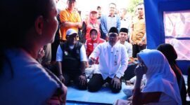 Wali Kota Jakarta Pusat, Arifin, meninjau langsung lokasi pengungsian warga terdampak kebakaran di RT 09 RW 07, Kelurahan Tanah Tinggi, Kecamatan Johar Baru, Jumat (5/6/2026).