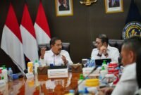 Kementerian Imigrasi dan Pemasyarakatan (Kemenimipas) mendeportasi 25 warga negara asing (WNA) yang terbukti menyalahgunakan izin tinggal dan Visa on Arrival (VoA) untuk menjalankan kegiatan komersial di bidang fotografi dan videografi di Indonesia.