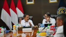 Kementerian Imigrasi dan Pemasyarakatan (Kemenimipas) mendeportasi 25 warga negara asing (WNA) yang terbukti menyalahgunakan izin tinggal dan Visa on Arrival (VoA) untuk menjalankan kegiatan komersial di bidang fotografi dan videografi di Indonesia.