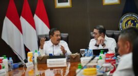Kementerian Imigrasi dan Pemasyarakatan (Kemenimipas) mendeportasi 25 warga negara asing (WNA) yang terbukti menyalahgunakan izin tinggal dan Visa on Arrival (VoA) untuk menjalankan kegiatan komersial di bidang fotografi dan videografi di Indonesia.