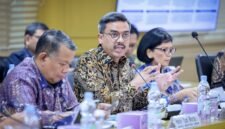 Menteri UMKM menegaskan perlunya revisi Undang-Undang Nomor 20 Tahun 2008 tentang UMKM guna menyesuaikan dengan perkembangan teknologi dan tantangan ekonomi digital.
Hal itu disampaikan Maman saat menghadiri rapat kerja bersama di Kompleks Parlemen, Senayan, Jakarta, Rabu (10/6).