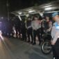 Foto: Patroli Dini Hari, Personel Polres Metro Jakarta Barat Siaga Jaga Kamtibmas