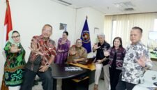 Foto: Soliditas Dewan Juri AJMHT 2026. Ketua Dewan Juri Anugerah Jurnalistik Muhammad Hoesni Thamrin (AJMHT) PWI Jaya 2026 Dr. Bagus Sudarmanto bersama anggota dewan juri berpose usai menggelar rapat perdana di Sekretariat PWI Jaya, Jakarta, Kamis (11/6/2026)