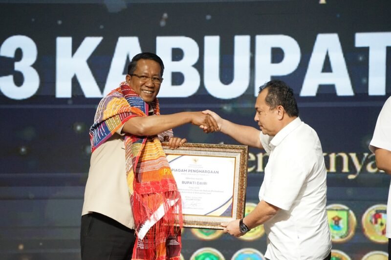 Menteri Hukum Republik Indonesia, , meresmikan 6.110 Pos Bantuan Hukum (Posbankum) Desa dan Kelurahan se-Sumatera Utara di Aula Raja Inal Siregar, Kantor Gubernur Sumatera Utara, Sabtu (13/6).