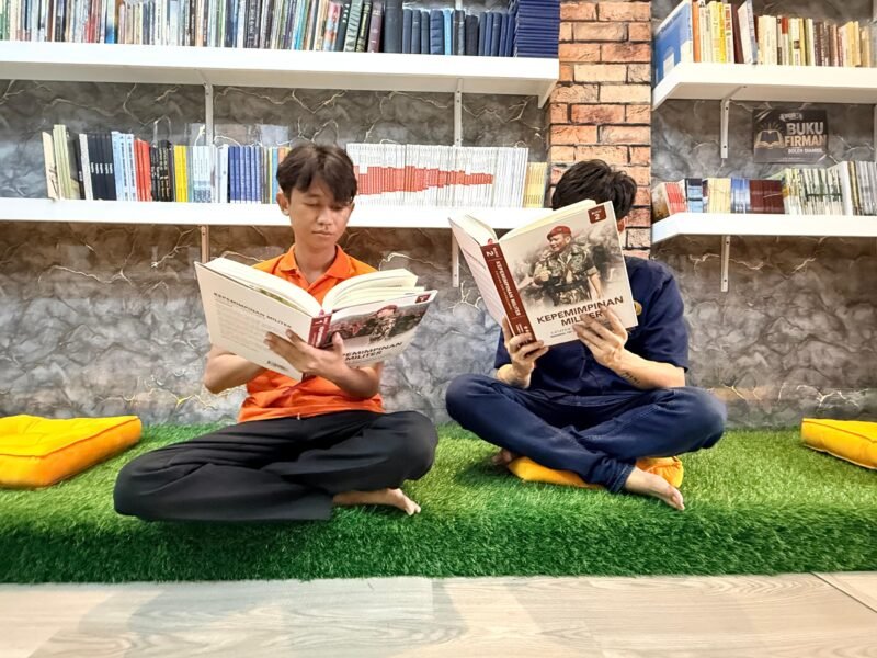 Komisi XIII DPR RI mengapresiasi inovasi pembinaan yang diterapkan Rutan Kelas I Surabaya di Medaeng, Sidoarjo, Jawa Timur, melalui Program Literasi Pemasyarakatan bagi warga binaan.