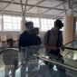Kantor Imigrasi Kelas I Khusus TPI Surabaya mendeportasi tiga warga negara (WN) China berinisial YJ, CN, dan LJ setelah terbukti memanipulasi data untuk memperoleh visa kunjungan bisnis dan pra investasi di Indonesia.
