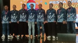 Foto: Panitia dan jajaran pengurus Komunitas Pengusaha Tangan Di Atas (TDA) berfoto bersama usai konferensi pers Pesta Wirausaha Nasional (PWN) 2026 di Jakarta