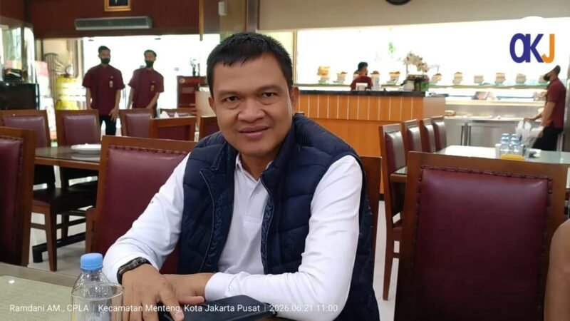 Foto: Ketua Umum Relawan Antar Generasi (RANGER) Iswadi saat ditemui di kawasan Menteng, Jakarta Pusat, Minggu (21/6/2026).