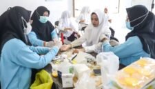 Kementerian Koordinator Bidang Pembangunan Manusia dan Kebudayaan (Kemenko PMK) terus mengawal pelaksanaan Program Cek Kesehatan Gratis (CKG) di pondok pesantren sebagai upaya memperluas akses layanan kesehatan bagi santri sekaligus mendukung percepatan Program Prioritas Kerja Nasional (PKPN) bidang kesehatan.