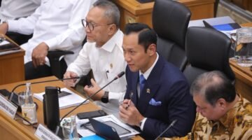 Menteri Koordinator Bidang Infrastruktur dan Pembangunan Kewilayahan, Agus Harimurti Yudhoyono (AHY), menegaskan pembangunan infrastruktur harus memberikan manfaat langsung bagi masyarakat dan tidak hanya berorientasi pada pembangunan fisik semata.