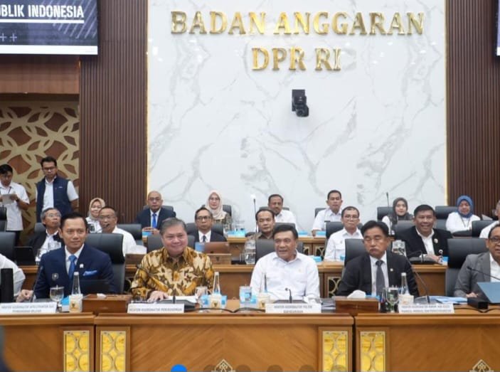 Menteri Koordinator Bidang Perekonomian Airlangga Hartarto mengapresiasi persetujuan pagu anggaran Kementerian Koordinator Bidang Perekonomian sebesar Rp664 miliar untuk Tahun Anggaran 2027 yang disepakati dalam rapat kerja bersama Badan Anggaran (Banggar) DPR RI, Kamis (25/6).