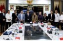Menteri Koordinator Bidang Hukum, Hak Asasi Manusia, Imigrasi, dan Pemasyarakatan (Kumham Imipas) Yusril Ihza Mahendra membahas penguatan kelembagaan dan penyelarasan fungsi koordinasi kementeriannya bersama Menteri Pendayagunaan Aparatur Negara dan Reformasi Birokrasi (PANRB) Rini Widyantini di Jakarta, Kamis (25/6).