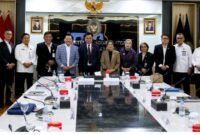 Menteri Koordinator Bidang Hukum, Hak Asasi Manusia, Imigrasi, dan Pemasyarakatan (Kumham Imipas) Yusril Ihza Mahendra membahas penguatan kelembagaan dan penyelarasan fungsi koordinasi kementeriannya bersama Menteri Pendayagunaan Aparatur Negara dan Reformasi Birokrasi (PANRB) Rini Widyantini di Jakarta, Kamis (25/6).